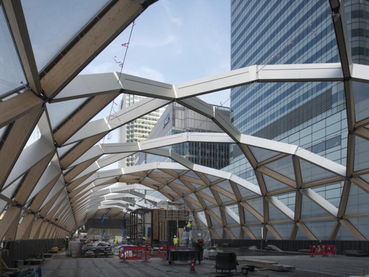 Foto bei einer Begehung der London Crossrail Station