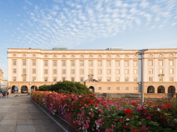 Außenansicht der renovierten Kunstuni Linz